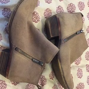 Lucky brand Basel booties 8.5 W